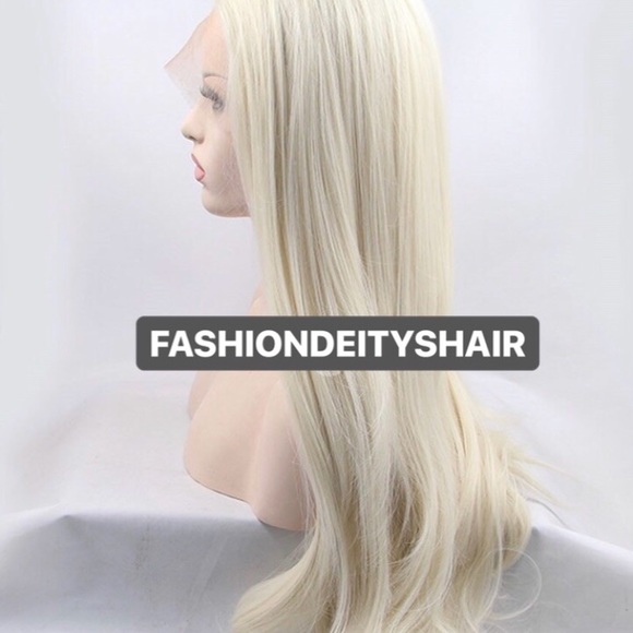 ❄️PIPER  24” WHITE PLATINUM  LACEFRONT Wig*NWT*❄️ main image 6